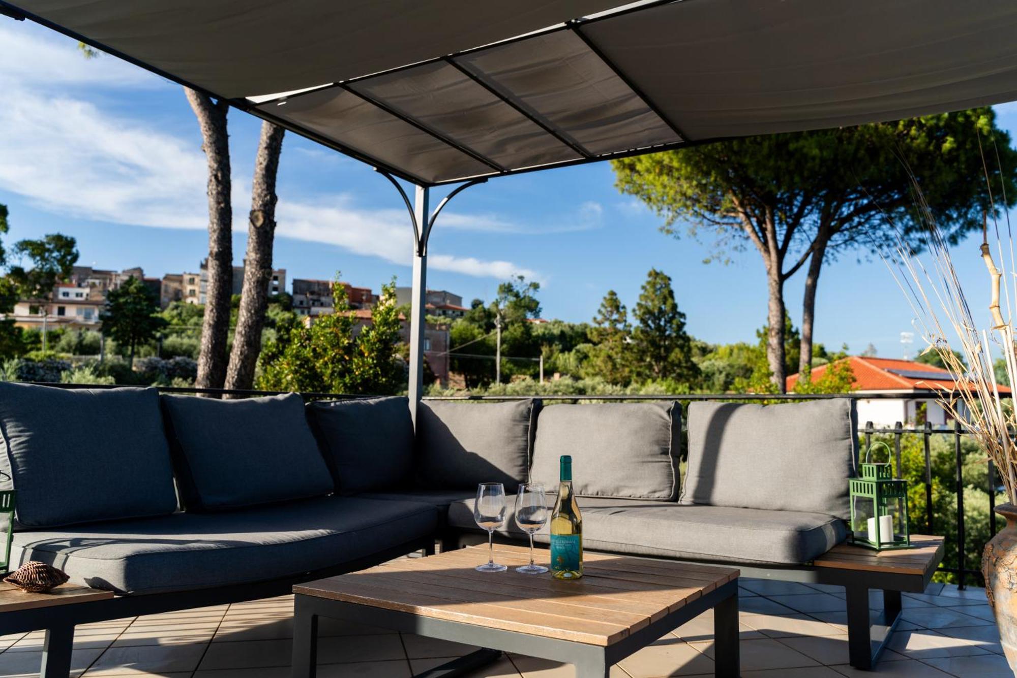 Villa Del Pino, Terrazza Vista Mare 민투르노 외부 사진